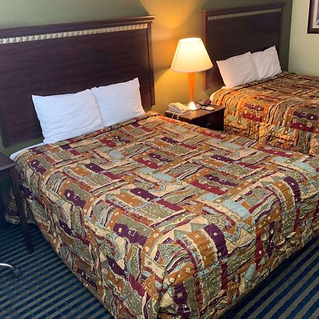 Travelodge By Wyndham אודסה מראה חיצוני תמונה