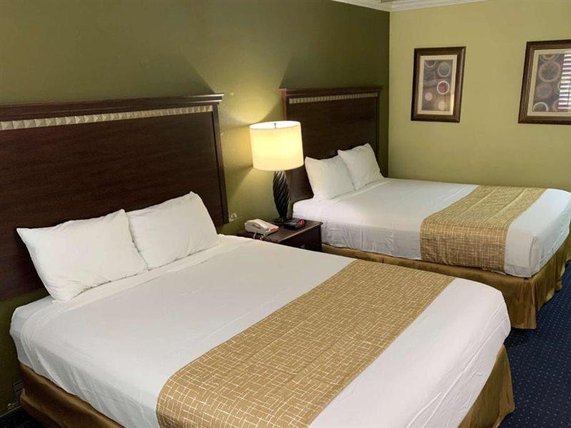 Travelodge By Wyndham אודסה מראה חיצוני תמונה