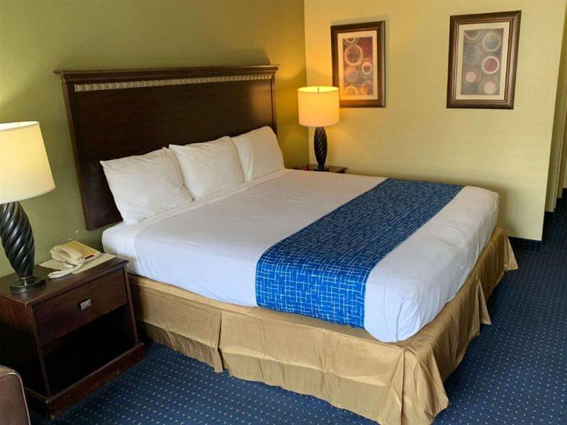 Travelodge By Wyndham אודסה מראה חיצוני תמונה