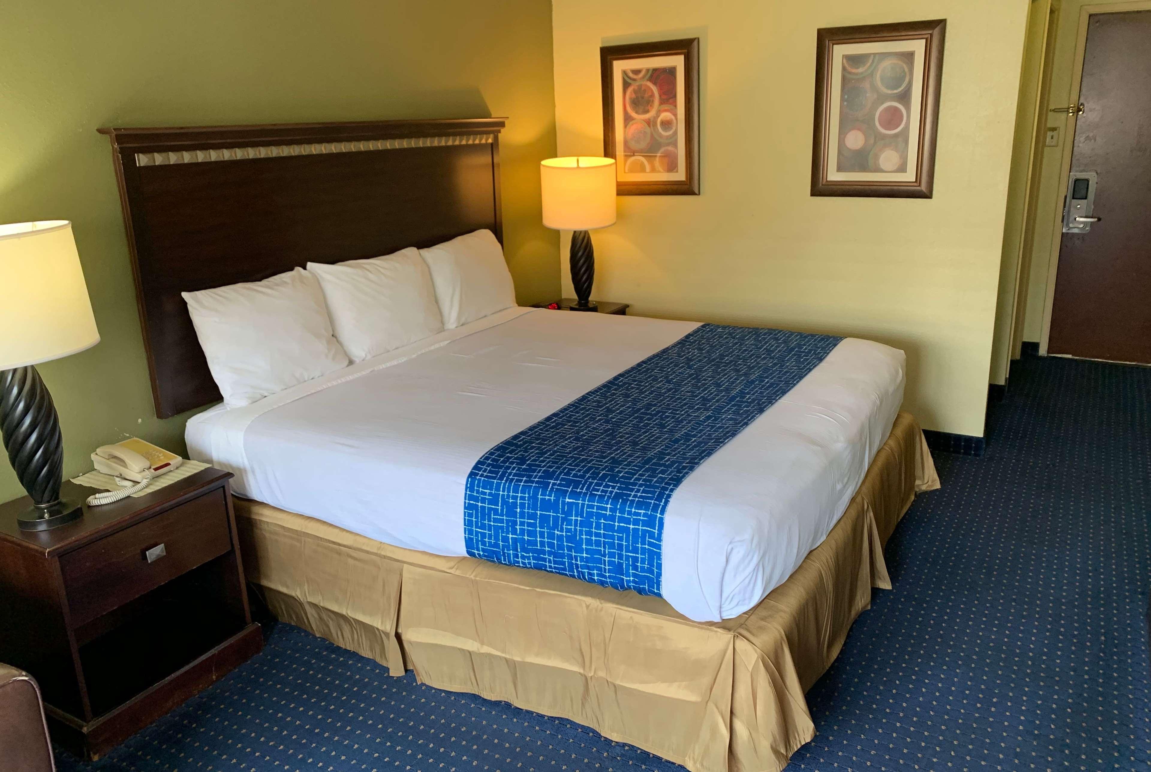 Travelodge By Wyndham אודסה מראה חיצוני תמונה