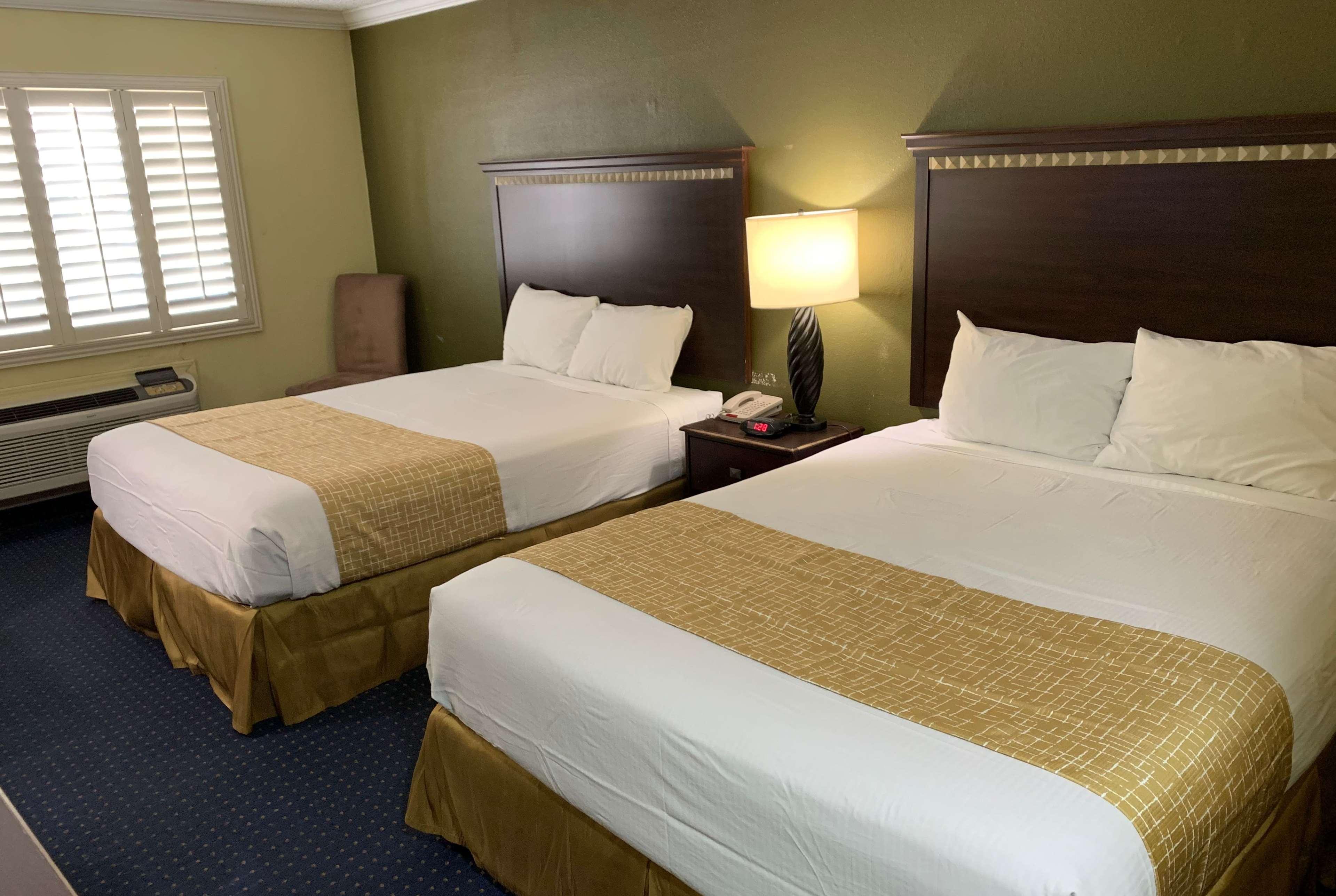 Travelodge By Wyndham אודסה מראה חיצוני תמונה