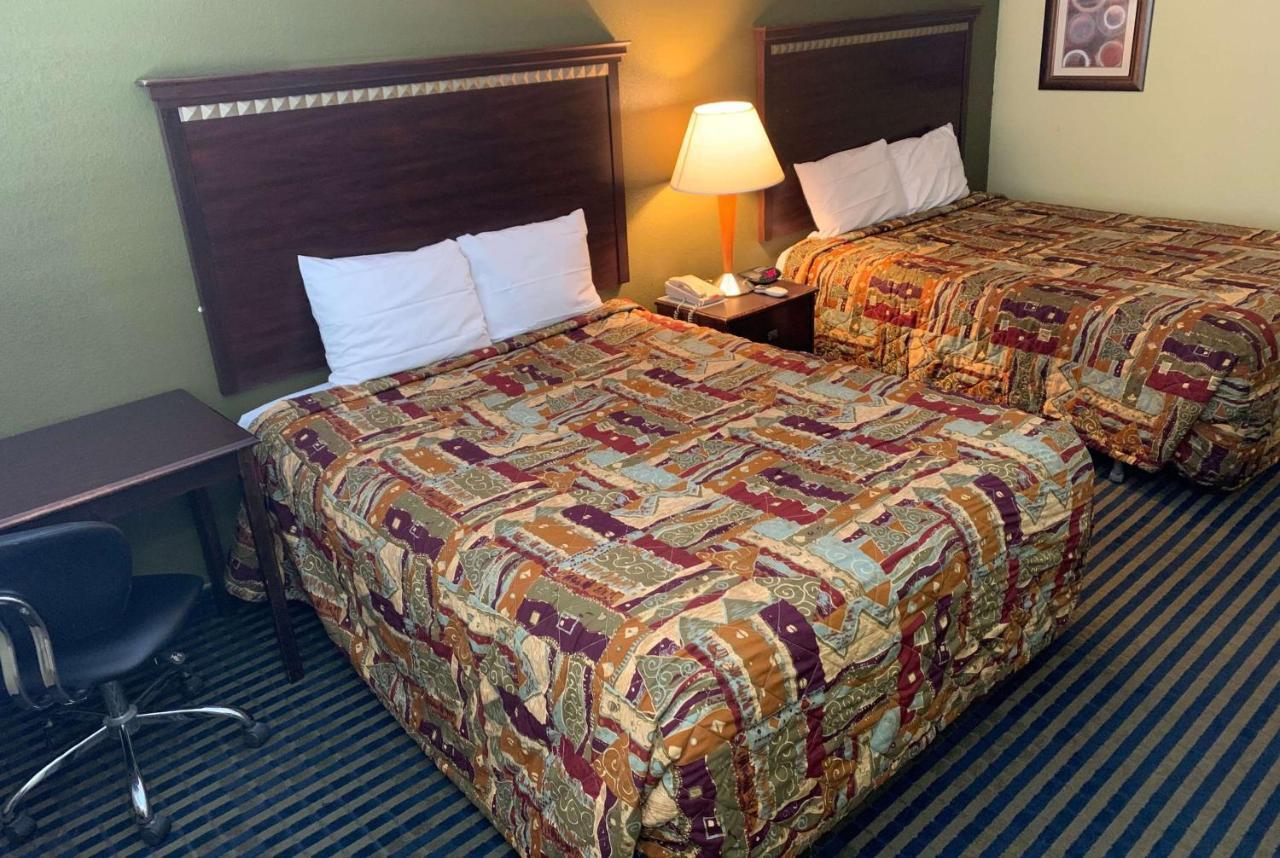 Travelodge By Wyndham אודסה מראה חיצוני תמונה